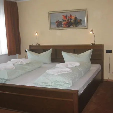 Schwarzes Ross & Restaurant Hotel 3*